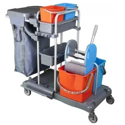 Chariots de Ménage avec Étagères