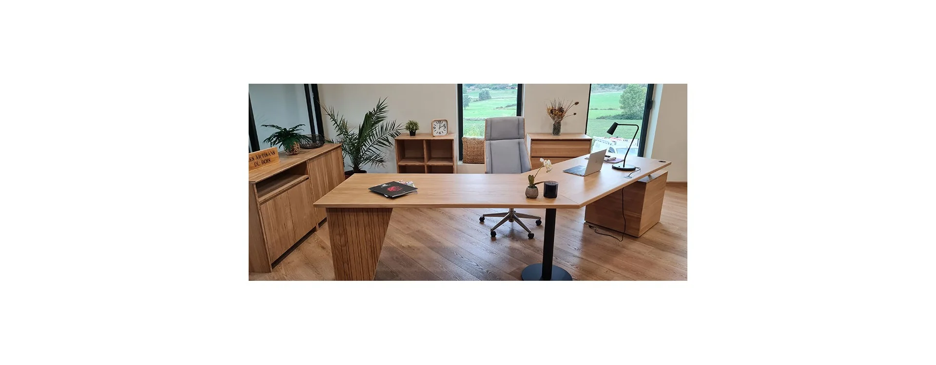 Bureau en bois, métal ou verre : l'analyse experte pour un choix de durabilité et de style