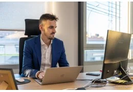 Pourquoi les magazines professionnels sont un outil indispensable pour la veille stratégique et l’inspiration